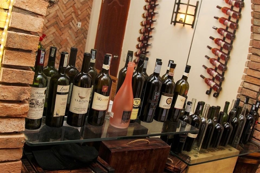 Kinh doanh bán buôn rượu vang cần những loại giấy phép nào?