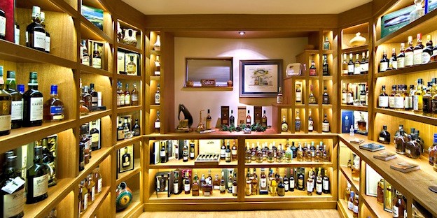 Bán rượu lẻ và bán rượu tiêu dùng tại chỗ là hai hoạt động kinh doanh khác nhau